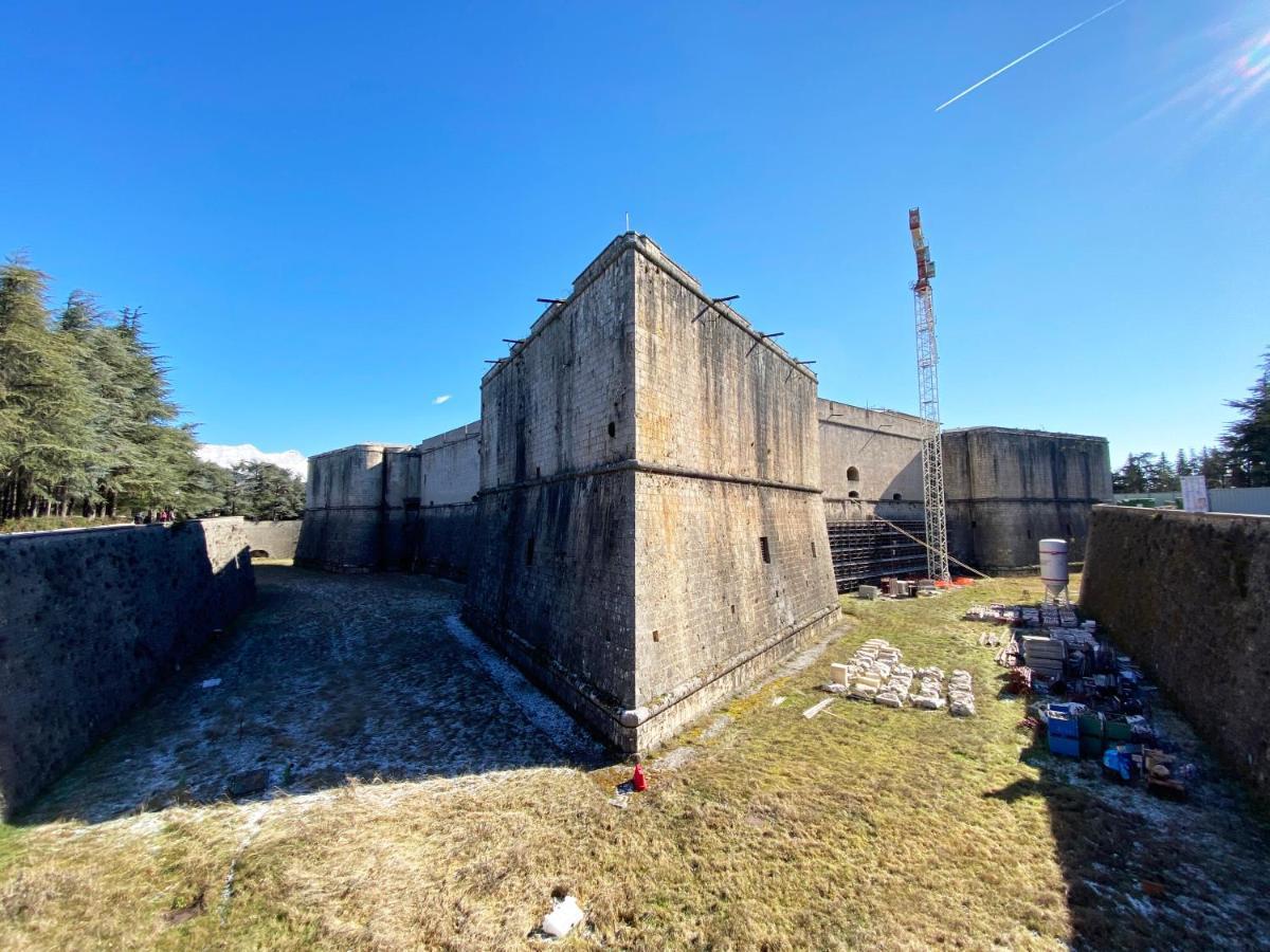 Casa San Bernardino - Private Parking Apartment LʼAquila Exterior foto