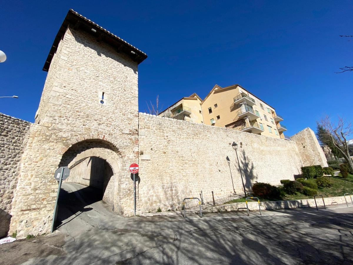 Casa San Bernardino - Private Parking Apartment LʼAquila Exterior foto
